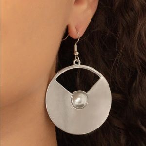 Paparazzi Record-Breaking Brilliance - White Earrings